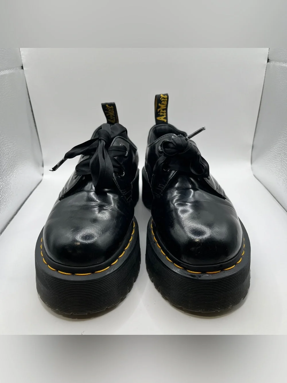 Dr. Martens Holly Platform Oxford - Women's size 8 patent leather black EUC